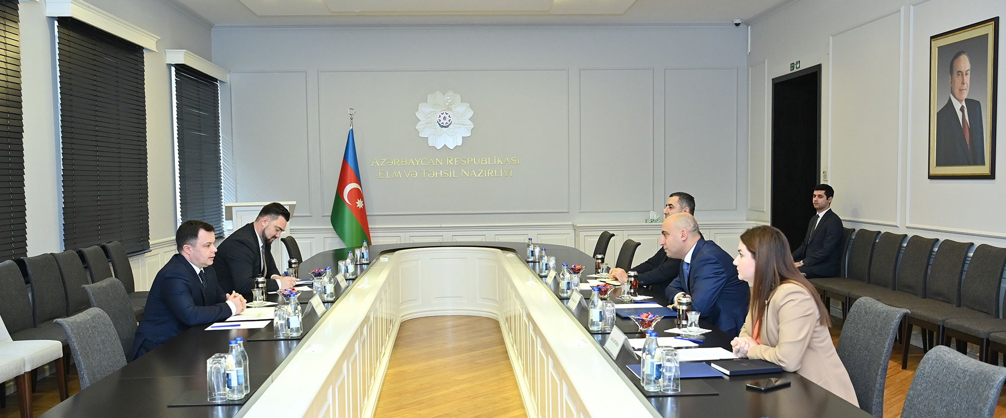 Moldavan Science Minister of Science and Education receives Moldovan Ambassador to the ...